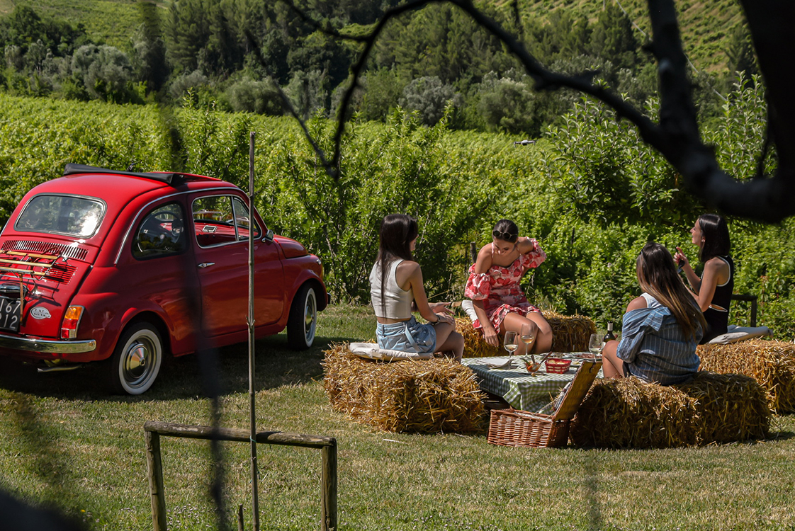 Noleggio Fiat 500 d'epoca con aperitivo campagna San Miniato Toscana